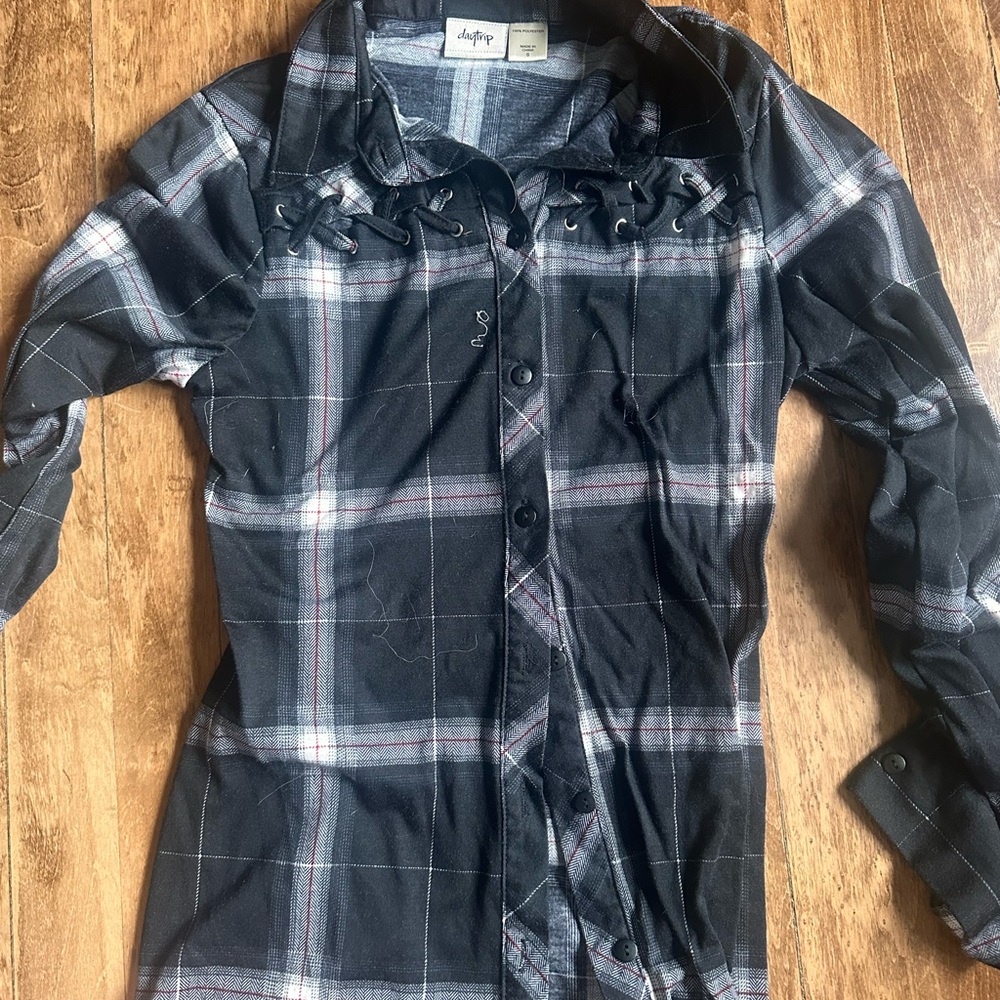 Daytrip Black Plaid Button-Up Shirt with Lace-Up Collar